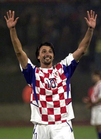 足球世界杯预选赛爆大冷，排名前五的强队遭淘汰