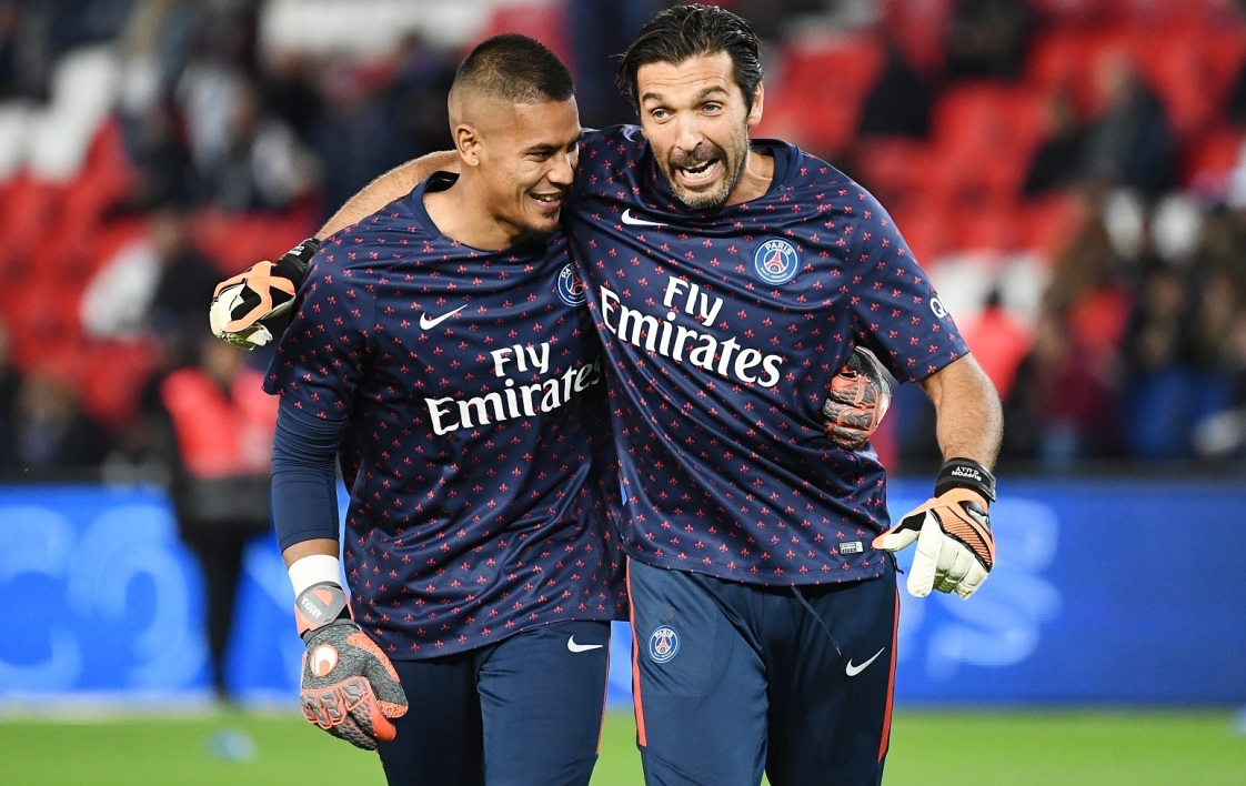 浙江男篮以55-54战胜深圳男篮，约翰逊和兰道夫贡献关键得分，浙江内线优势明显，深圳末节发力缩小分差，但最终惜败。